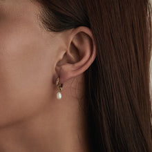 Load image into Gallery viewer, GOLD PEARLY HUGGIE