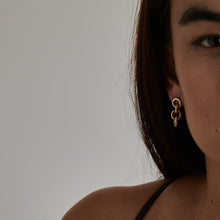 Load image into Gallery viewer, YELLOW GOLD CHAIN LINK EARRINGS