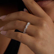 Load image into Gallery viewer, ABSTRACT FANCY CUT BAND