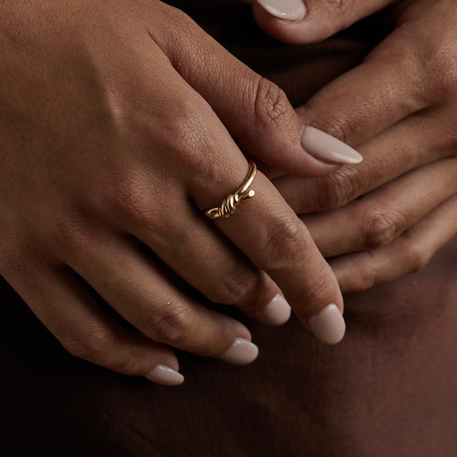 GOLD KNOT RING